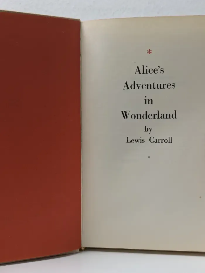 Alice in Wonderland. Приключения Алисы в стране чудес