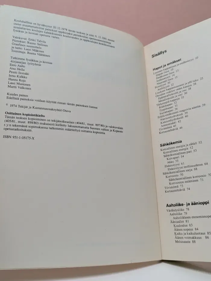 Tutkimme fysiikkaa ja kemiaa 8