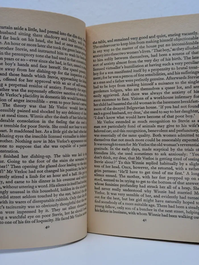 Penguin Modern Classics. The Secret Agent