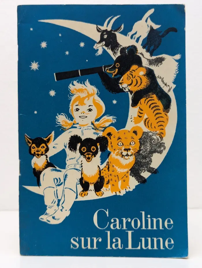 Caroline sur la Lune. Каролина на Луне